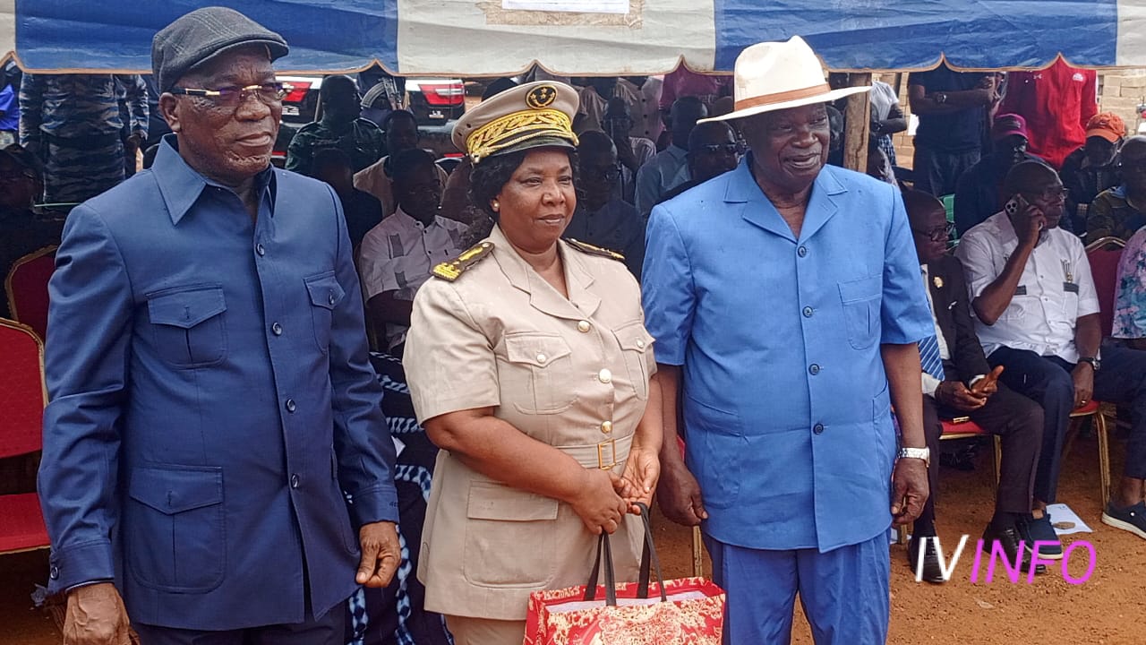 Le Ministre Jacques ASSAHORE, Mme le préfet et le Doyen KOUAMÉ KRA